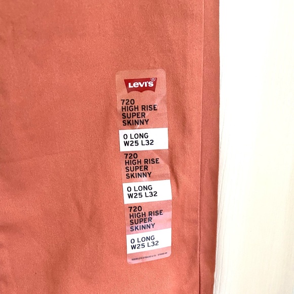 NWT Levi’s High Rise Jeans - Picture 5 of 6